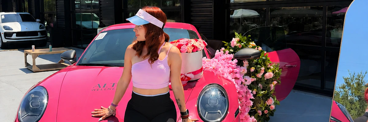 Julia Torres cover photo